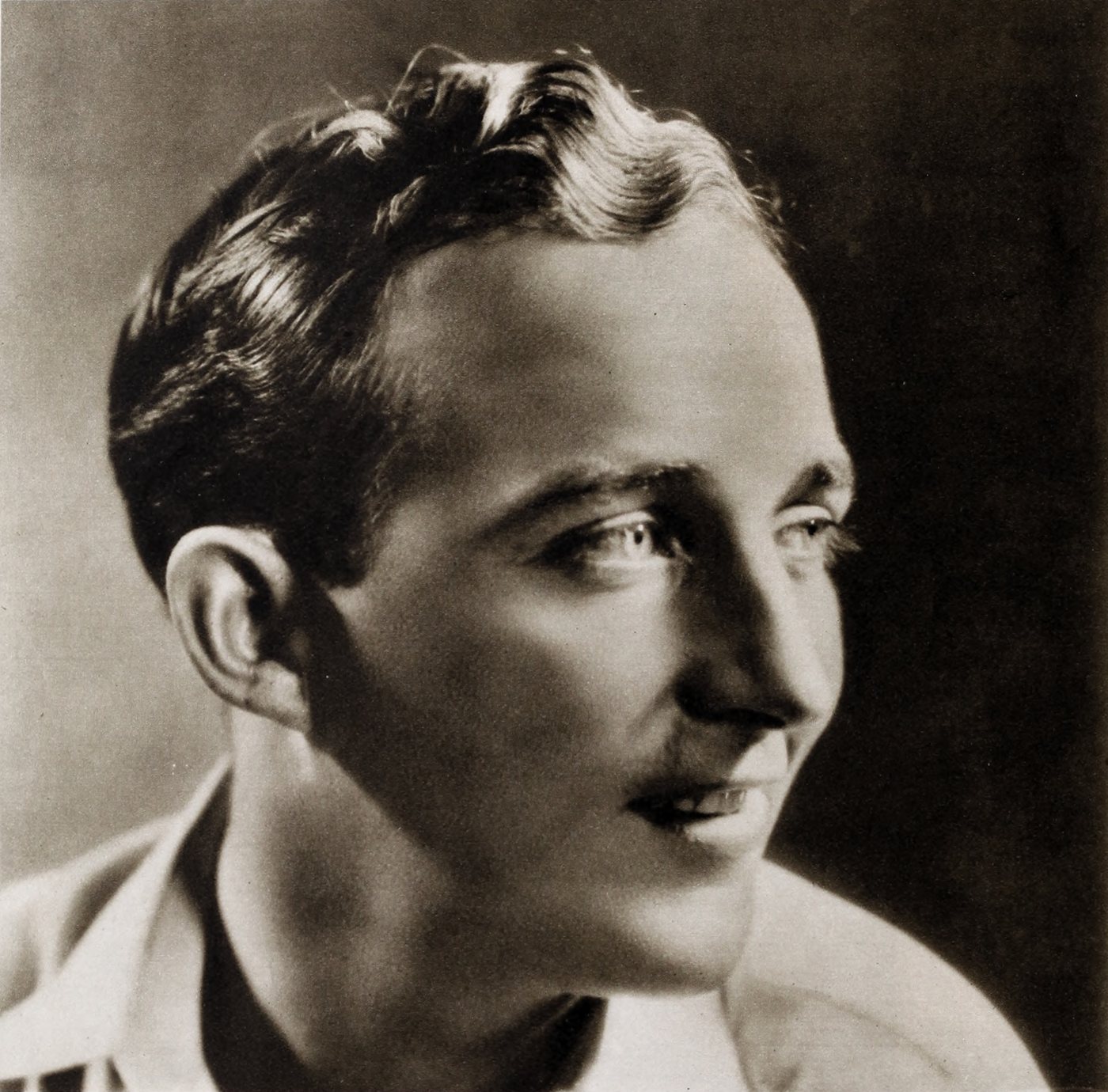 Studio portrait of Bing Crosby published in 1932
