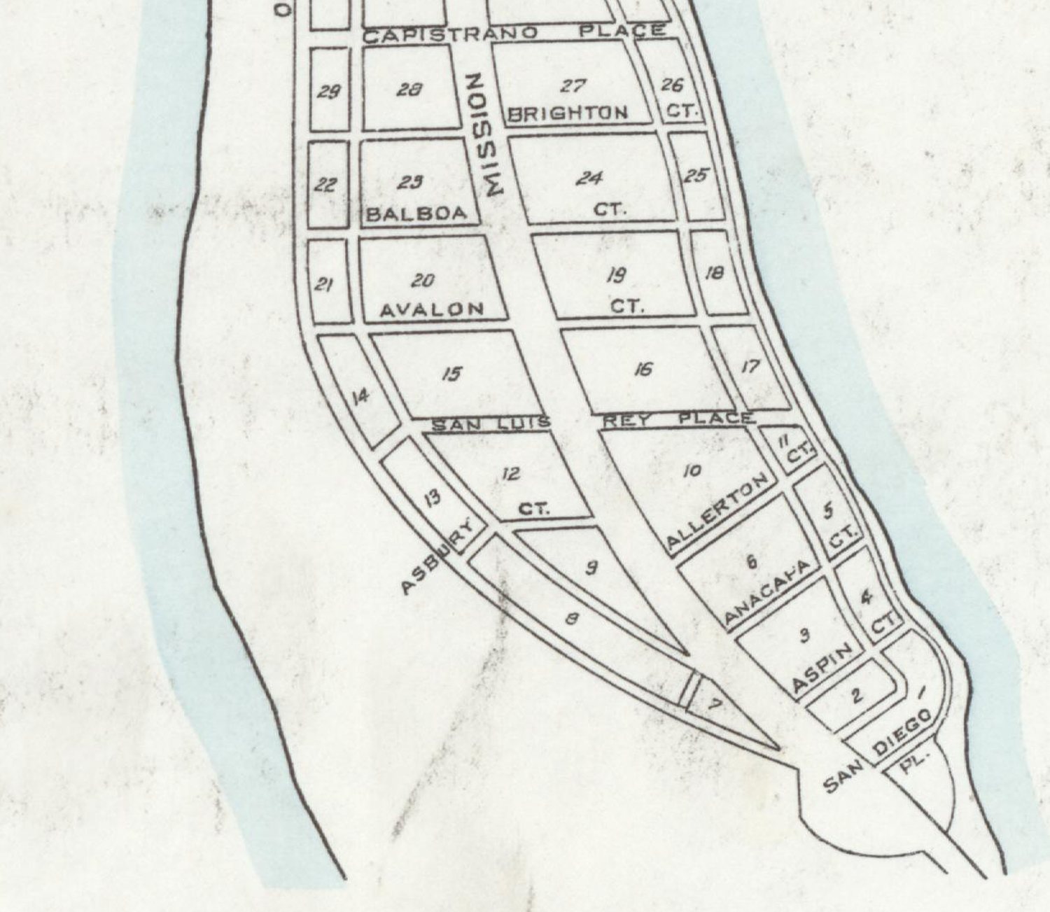 A line drawn street map of the narrow south tip of Mission Beach between ocean and bay, lettered San Diego Pl., Aspin Ct., Anacapa, Allerton, Asbury, San Luis Rey Place, Avalon, Balboa, Brighton and Capistrano Place
